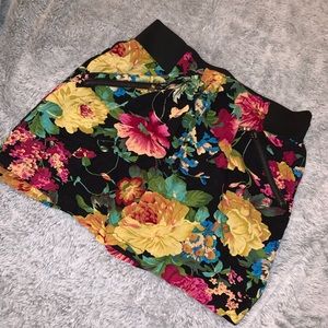 Floral mini skirt